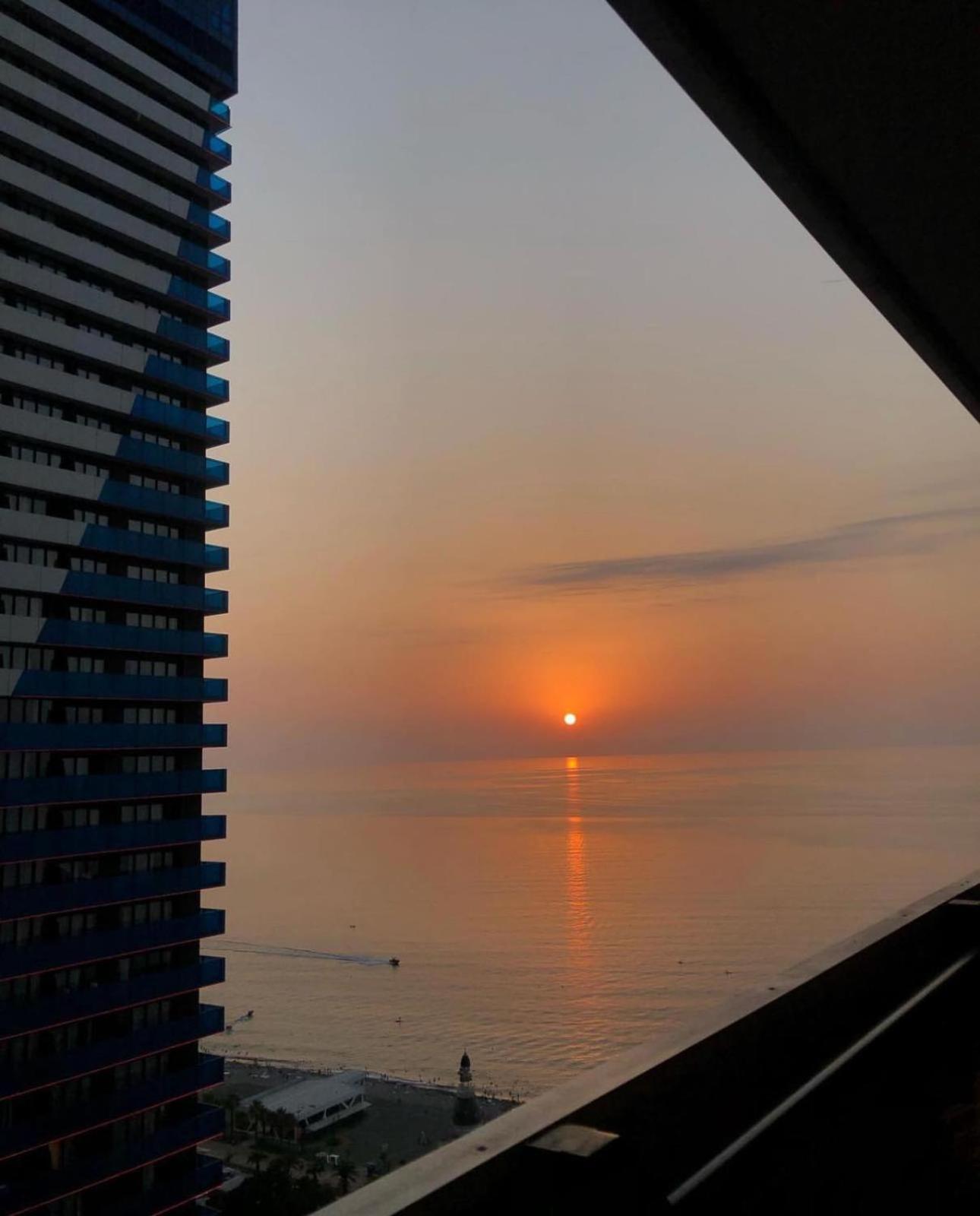 Luxury Panorama Sea View Apartment & Central Batumi Exterior photo