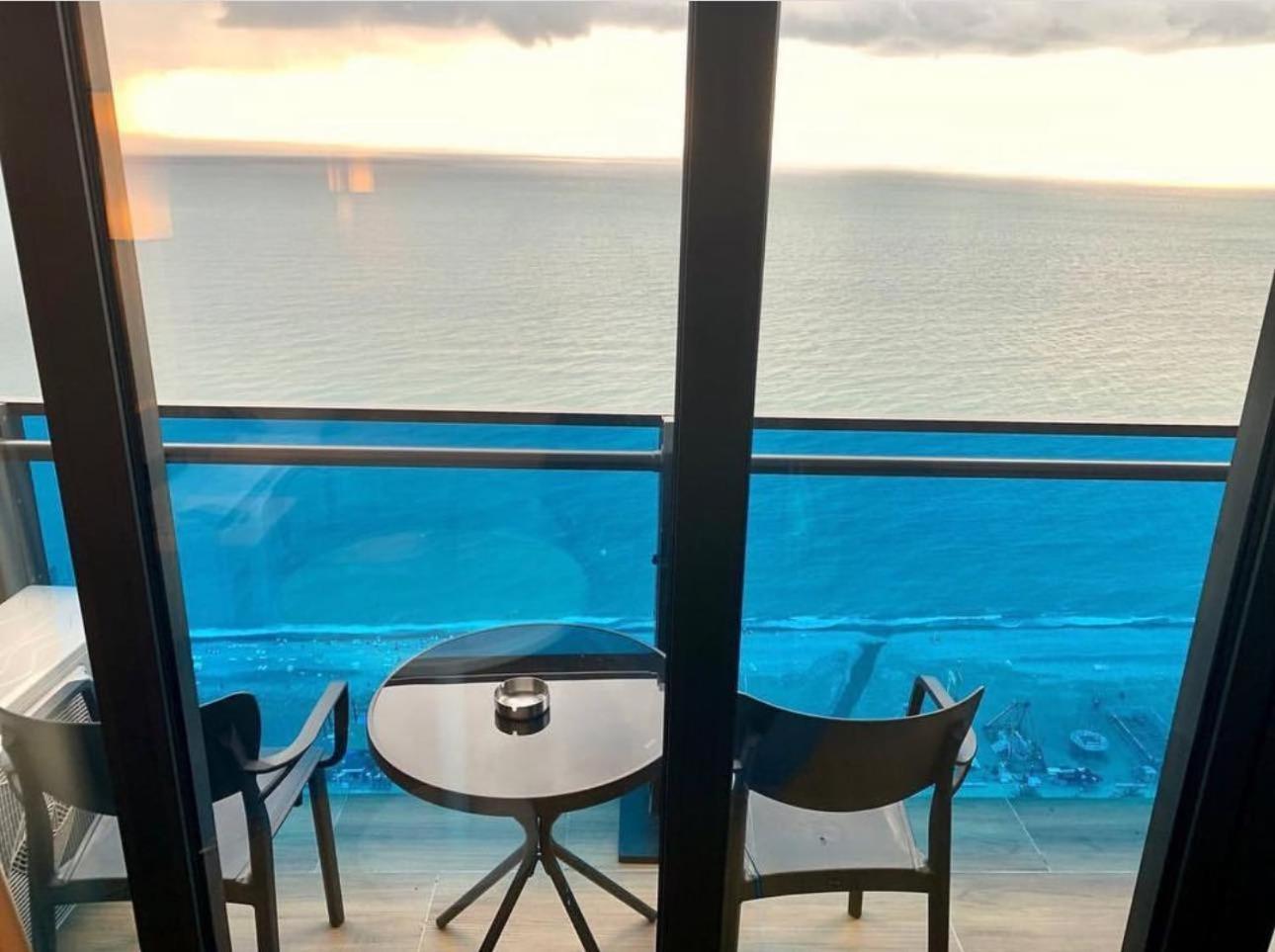 Luxury Panorama Sea View Apartment & Central Batumi Exterior photo