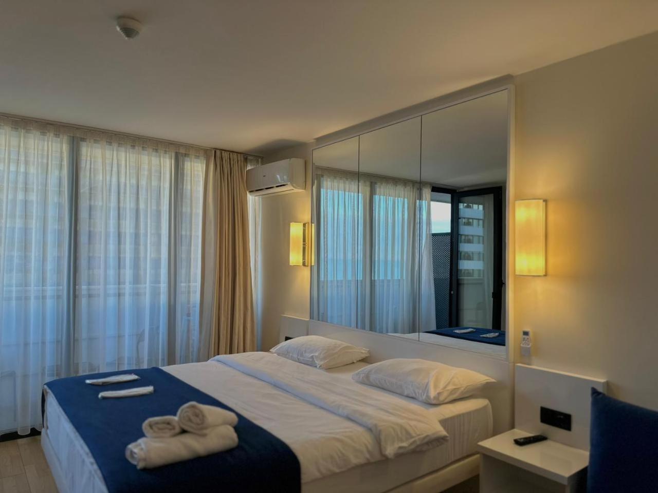 Luxury Panorama Sea View Apartment & Central Batumi Exterior photo